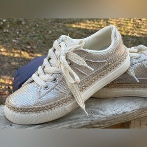 Blowfish Malibu Northshore Platform Metallic Gold Sneakers size 9